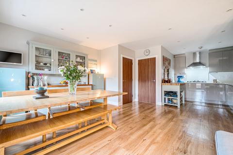 4 bedroom semi-detached house for sale, Alderbank Drive, Surrey GU7