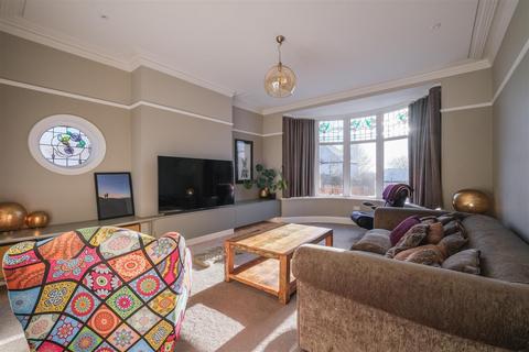 5 bedroom detached house for sale, Slead Avenue, Brighouse