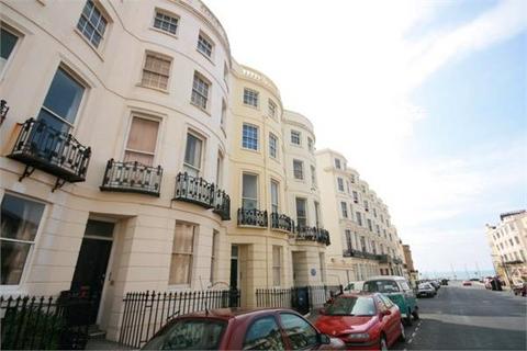 Studio to rent, Lansdowne Place, Hove