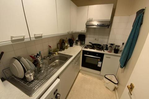 Studio to rent, Lansdowne Place, Hove