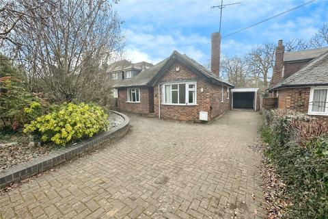 3 bedroom bungalow to rent, Redhatch Drive, Reading RG6