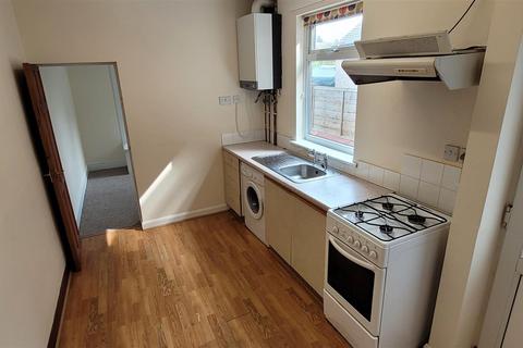 1 bedroom flat to rent, Croft Road, Stockingford, CV10 7DN