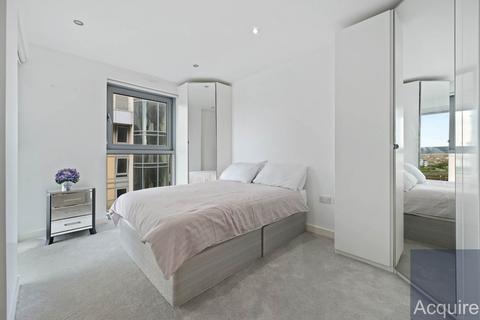 2 bedroom flat to rent, Bridges Court Road, London, SW11 3GW