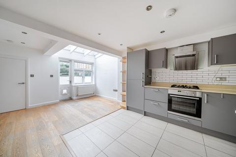 3 bedroom flat for sale, Shaftesbury Road, London, N19