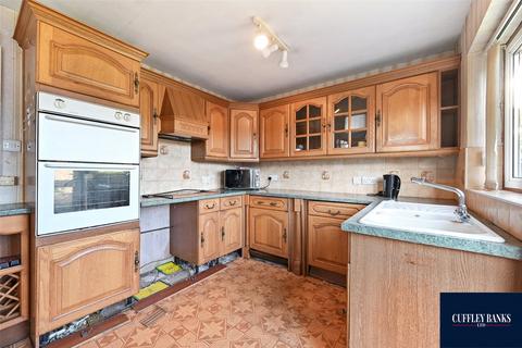 4 bedroom end of terrace house for sale, Federal Road, Perivale, Middlesex, UB6