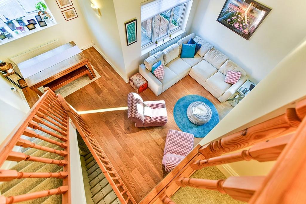 Lounge Aerial