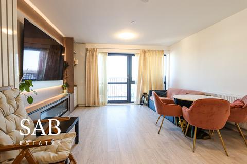 2 bedroom flat to rent, Farine Avenue, Maya House, UB3
