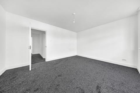3 bedroom terraced house to rent, Church Road, london E12
