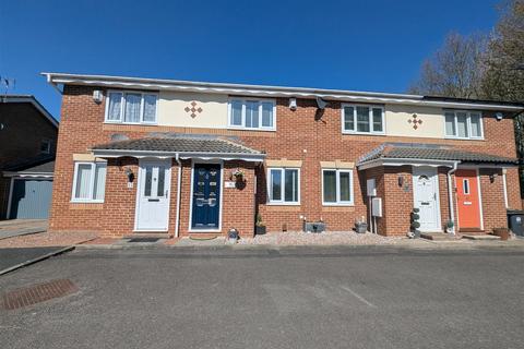 2 bedroom terraced house to rent, Clowbeck Court, Darlington