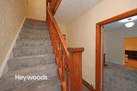 3 bedroom semi-detached house to rent, High Lane, Burslem, Stoke-on-Trent, Staffordshire