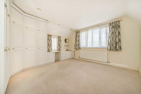 4 bedroom detached house for sale, Harfield Road, Sunbury-On-Thames TW16