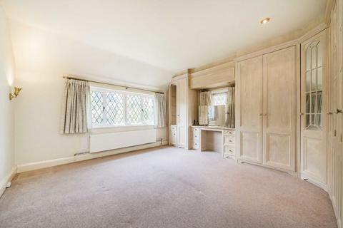 4 bedroom detached house for sale, Harfield Road, Sunbury-On-Thames TW16