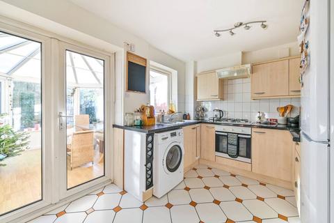 undefined, Audric Close, North Kingston, Kingston upon Thames, KT2