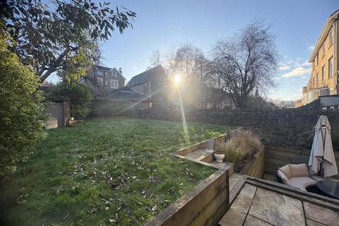 2 bedroom flat for sale, Tyndalls Park Road, Bristol BS8