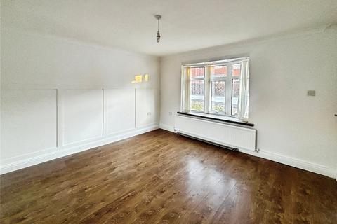 3 bedroom terraced house to rent, Lowcroft, Lancashire WN8