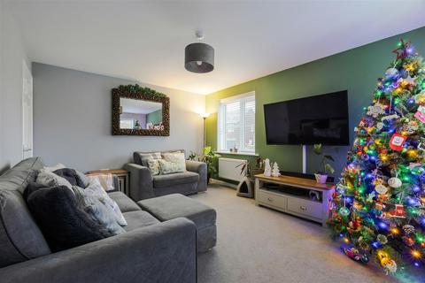 3 bedroom semi-detached house for sale, Cornfield Way, Winterton