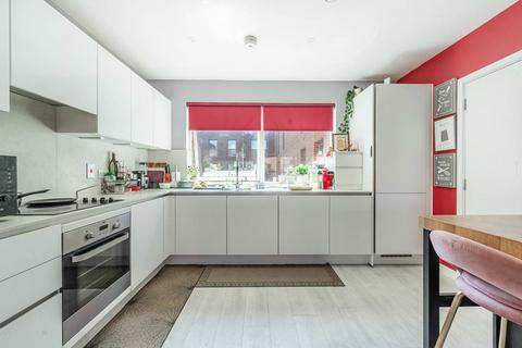 2 bedroom flat to rent, Eastman Village, Harrow, HA1