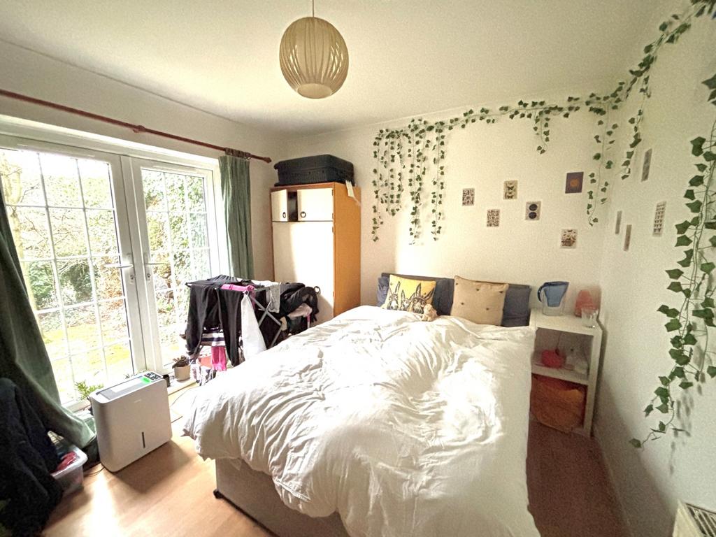 Bed-annexe