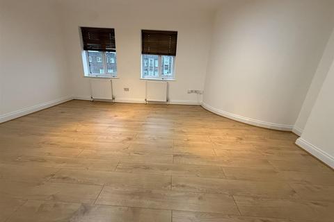 Studio to rent, Shenley Road, Borehamwood WD6