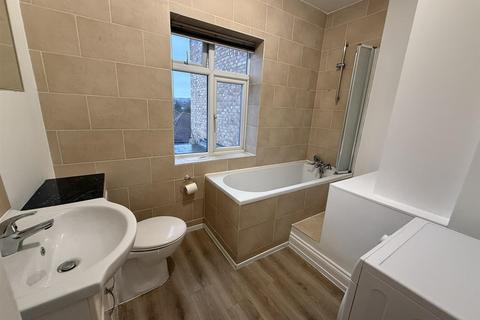Studio to rent, Shenley Road, Borehamwood WD6