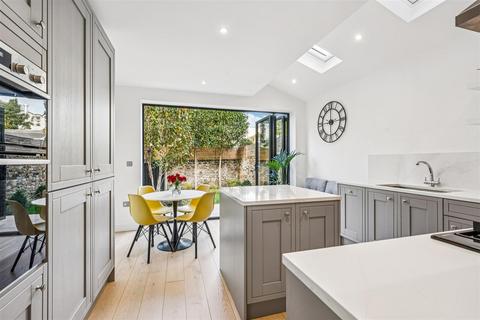 4 bedroom terraced house for sale, Saville Road, London, W4
