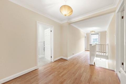 2 bedroom flat to rent, Drayson Mews, Kensington, London, W8