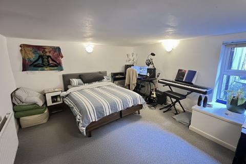 1 bedroom flat to rent, The Triangle, Bournemouth,