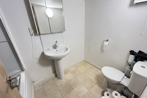 1 bedroom flat to rent, The Triangle, Bournemouth,