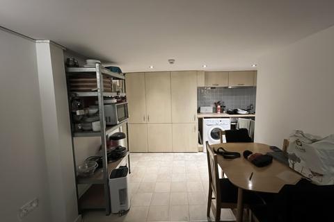 1 bedroom flat to rent, The Triangle, Bournemouth,