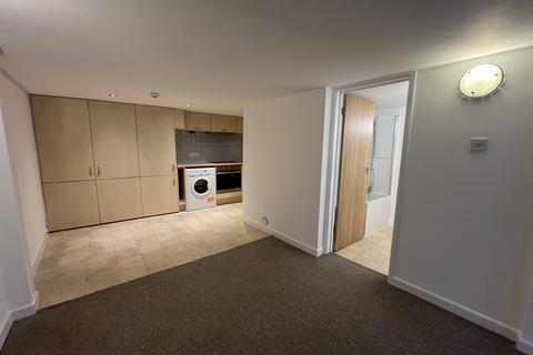 1 bedroom flat to rent, The Triangle, Bournemouth,