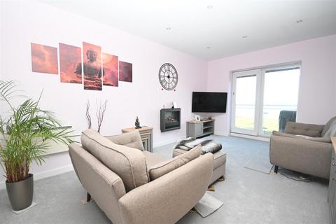 2 bedroom flat for sale, San Diego Way, Eastbourne