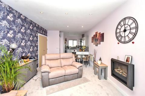 2 bedroom flat for sale, San Diego Way, Eastbourne