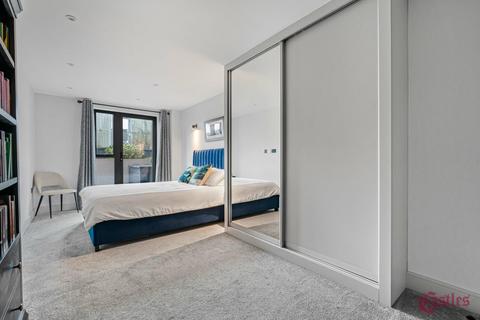 2 bedroom flat for sale, Berkeley House, Crouch End, N8