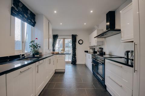 3 bedroom terraced house for sale, Pinner Road, Watford, WD19