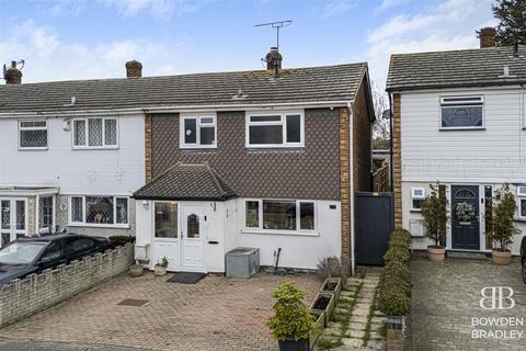 3 bedroom end of terrace house for sale, Udall Gardens, Collier Row