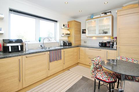 2 bedroom apartment for sale, Grosvenor Road, WESTBOURNE, BH4