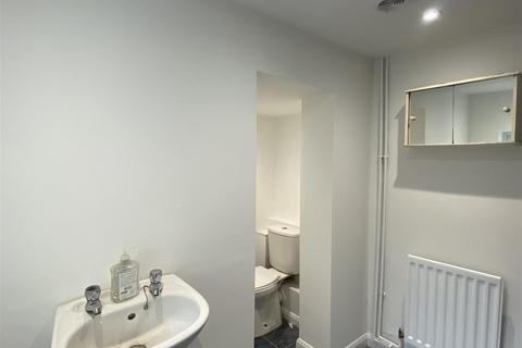 2 bedroom terraced house to rent, North Street, West Sussex BN17