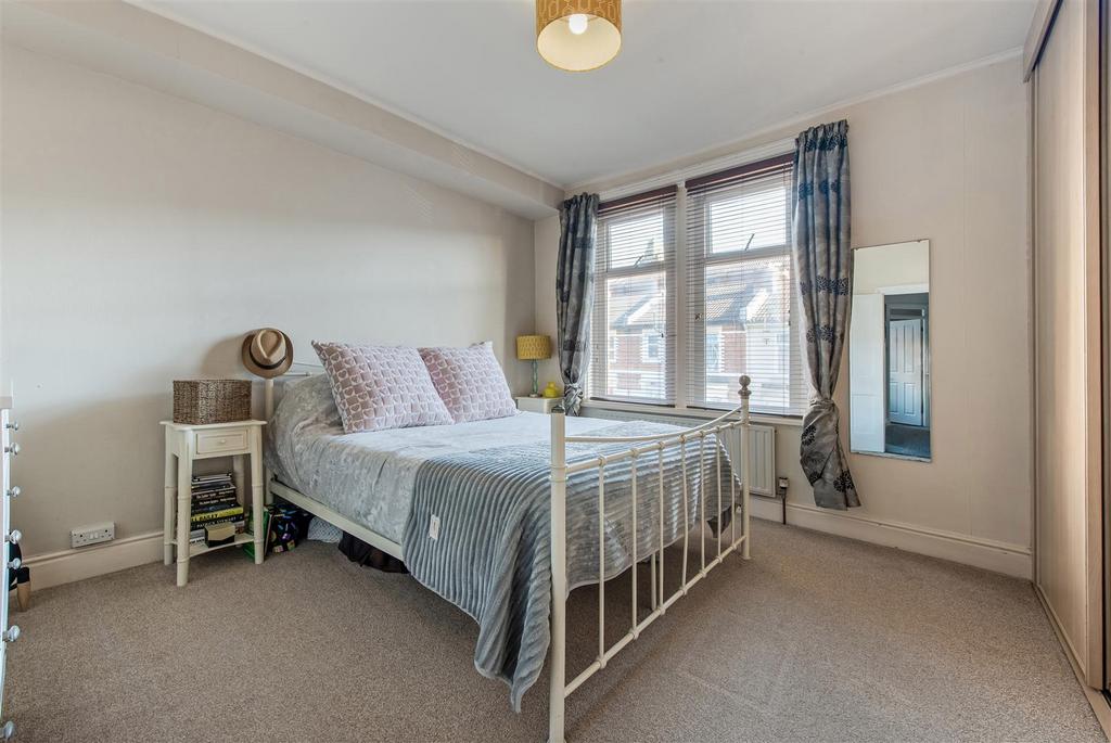 Bedroom 1.jpg
