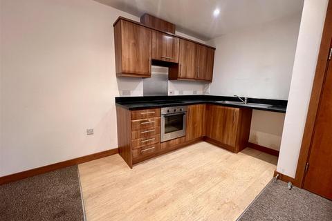 2 bedroom flat to rent, Galleries Court, 12 Kenway Crt, Southend On Sea