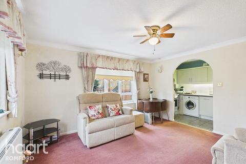 2 bedroom retirement property for sale, Frazer Close, Romford, RM1 2DE