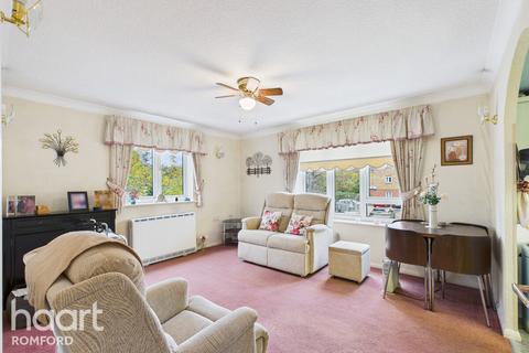 2 bedroom retirement property for sale, Frazer Close, Romford, RM1 2DE