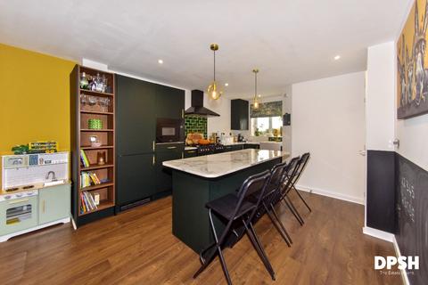 3 bedroom semi-detached house for sale, Brandling Crescent, Leeds