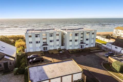 2 bedroom flat for sale, Seafields, Bracklesham Bay, Chichester