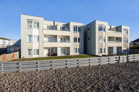 2 bedroom flat for sale, Seafields, Bracklesham Bay, Chichester