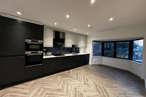 2 bedroom flat to rent, Hendon Way, London, NW2
