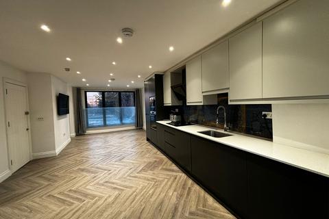 2 bedroom flat to rent, Hendon Way, London, NW2