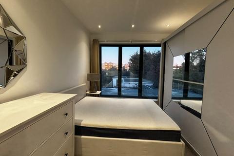 2 bedroom flat to rent, Hendon Way, London, NW2
