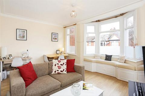 1 bedroom flat to rent, Strathville Road, London SW18