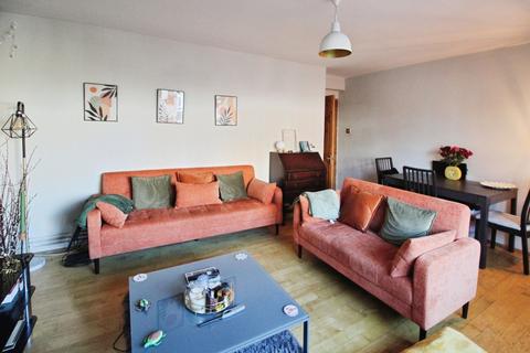 2 bedroom apartment to rent, Tonsley Street, London, SW18