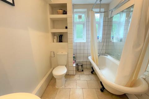 2 bedroom apartment to rent, Tonsley Street, London, SW18